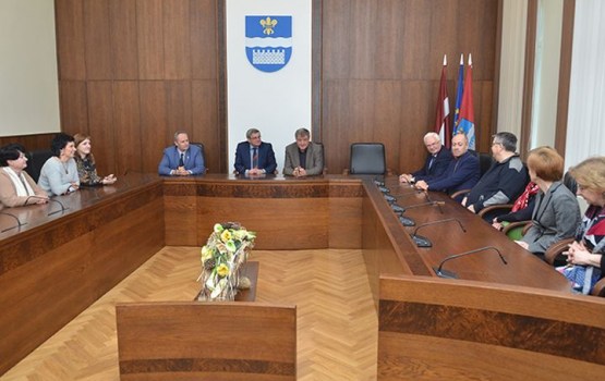 Skolu direktori no Rīgas pēc jaunas pieredzes atbrauca uz Daugavpili