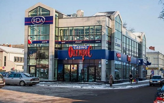Azartspēļu zālēm Daugavpilī draud licenču anulēšana