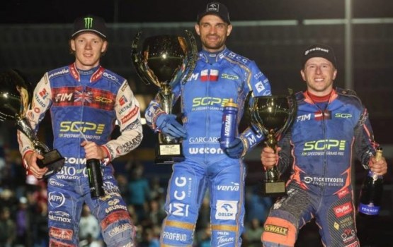 Andžejs Ļebedevs pirmo reizi karjerā kāpj uz “Grand Prix” goda pjedestāla – trešā vieta Landshūtē