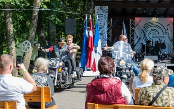 Leģendārais latgaliešu mūzikas festivāls “Muzykys Skryuļs” kā latgaliešu mūzikas un mākslas simbols un stūrakmens