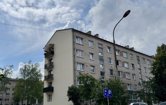 Daugavpilī turpina daudzdzīvokļu māju gala sienu siltināšanu