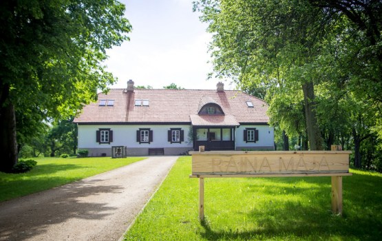 Raiņa māja Berķenelē aicina uz Dzejas dienu