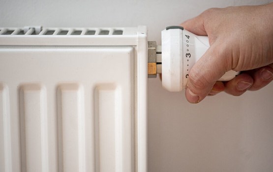 Pārņemam Polijas pieredzi: tur ievieš siltuma talonus un iesaldē cenas uz elektrību