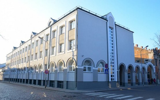 Pie skolām Gimnāzijas ielā veidos daudzfunkcionālu sporta zonu