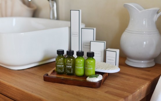 No 2030. gada - nekādu mini pudelīšu: ES ievieš aizliegumu