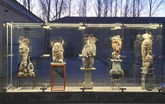 Galerijā “4METRI” atklāta Haralda Jegodzienska izstāde “Zeme tevi vēro!”