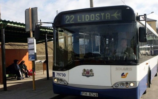 Rīgā ieviests jauns nakts autobusa maršruts N22 “Centrs - Lidosta”