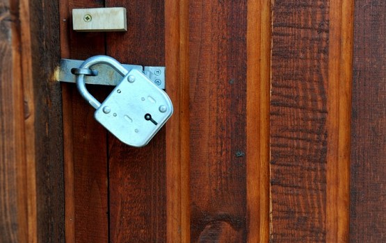 Kam patiesībā pieder pagrabs daudzdzīvokļu mājā? Skaidro eksperti