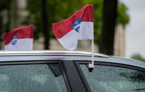 Tūrisma nodaļā bez maksas būs pieejami Daugavpils auto karodziņi