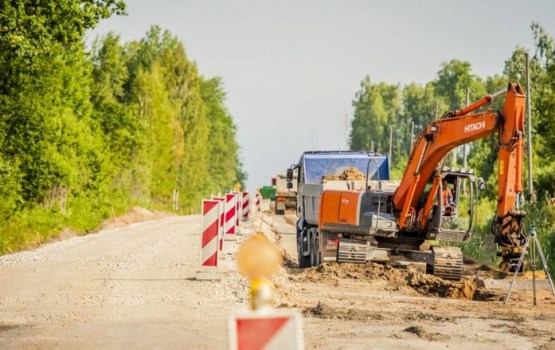 Autovadītājiem jārēķinās ar satiksmes ierobežojumiem vairāk nekā 60 valsts autoceļu posmos