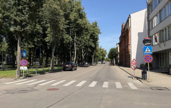 Uz mēnesi ierobežos satiksmi Rīgas ielā