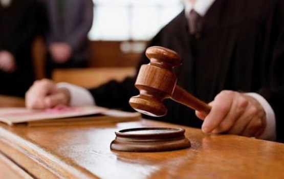 Tiesās sievieti par dzīvesbiedra un mazgadīgā dēla slepkavības mēģinājumu