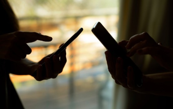 Kiberdrošības riskiem ik mēnesi pakļauts gandrīz katrs otrais mobilais telefons Latvijā