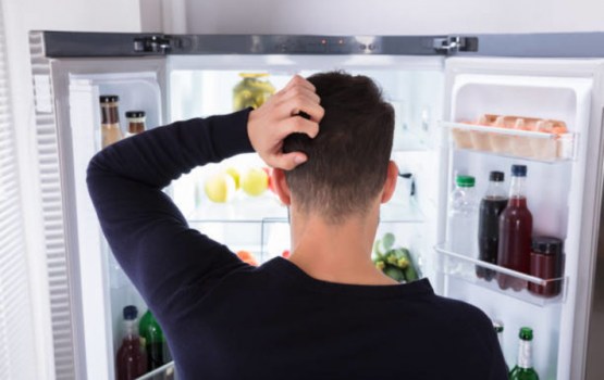 Ko apēst vakarā, lai naktī labāk gulētu? Eksperti iesaka piecus produktus