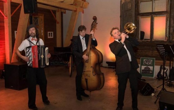 Daugavpilī uzstāsies franču šansona un džeza trio “La Petite Paris”